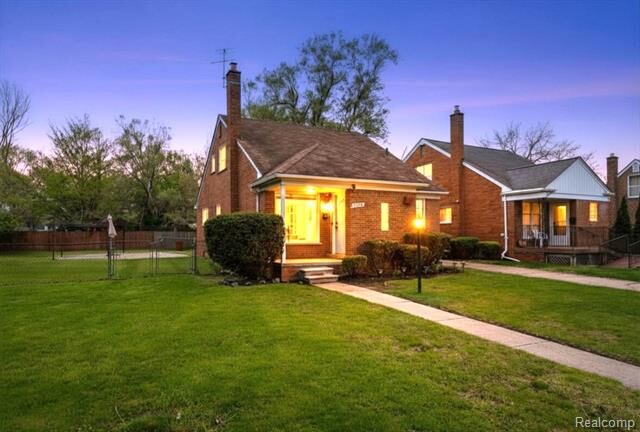 Property Photo:  12051 Bramell  MI 48239 