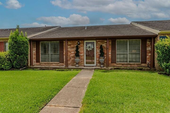 Property Photo:  5975 Meadow Way  TX 77707 