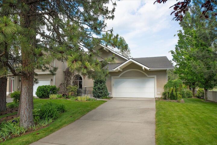 Property Photo: 1821 S Viewcrest Ln WA 99212