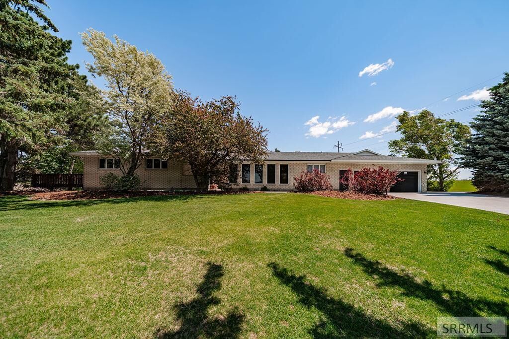 Property Photo:  1365 Meadowview Ave  ID 83440 