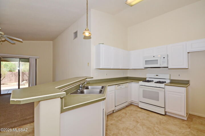 Property Photo:  9503 N Winter Wren Avenue  AZ 85742 