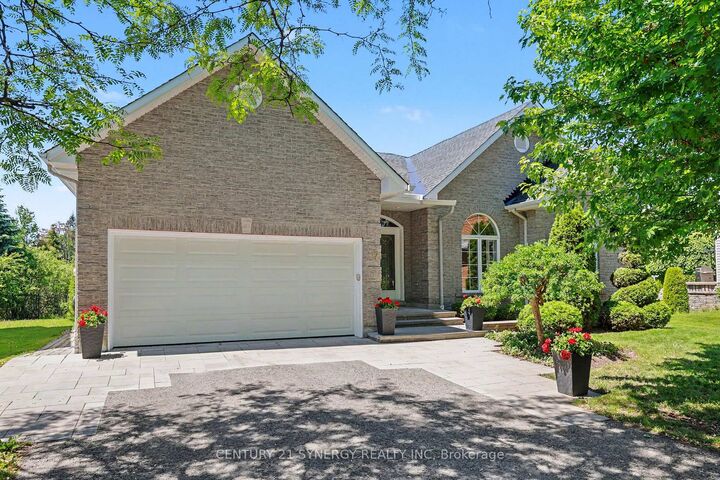 Property Photo:  17 Warnock Way  ON K1J 1H1 