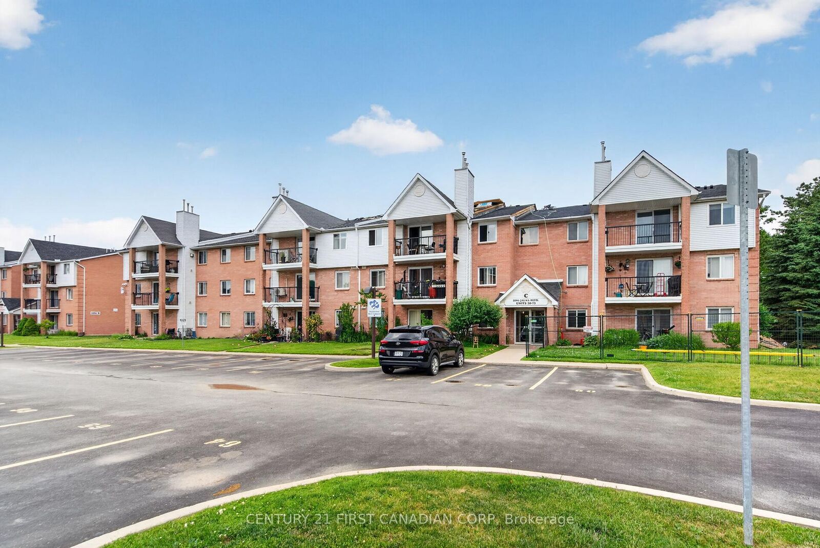 Property Photo: 1096 Jalna Boulevard 62 ON N6E 3B8