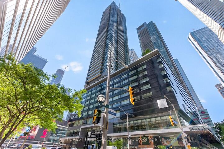 65 Bremner Boulevard 4607 — photo 1