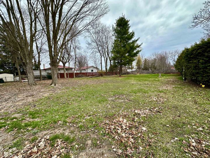 Property Photo:  1666 Victoria Street  ON K7M 5H3 