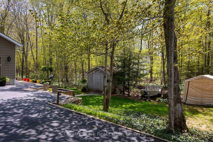 Property Photo: 64 Maple Golf Crescent ON N0H 2R0