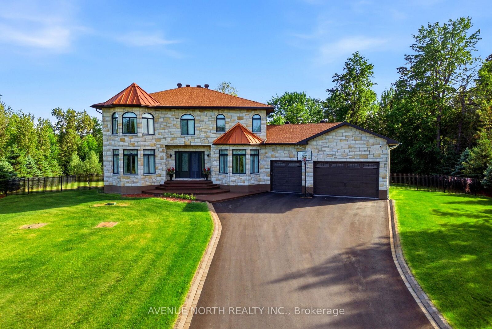 Property Photo: 699 Ballycastle Crescent ON K1X 0A4