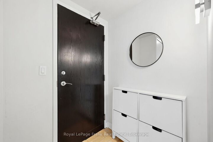 Property Photo: 350 Wellington Street W M24 ON M5V 3W9