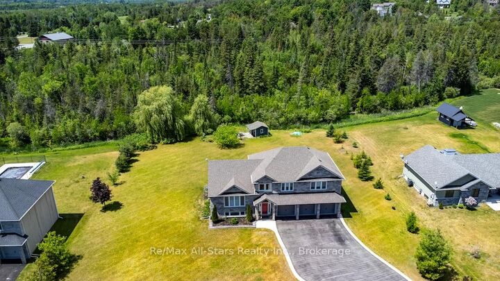 Property Photo: 15 Rustlewood Avenue ON L0A 1A0