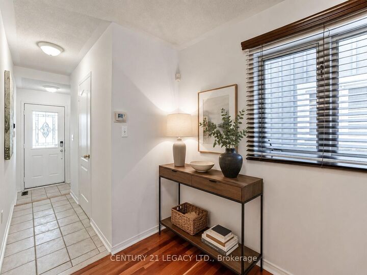 Property Photo: 1098 Carding Mill Place ON L5W 1C5