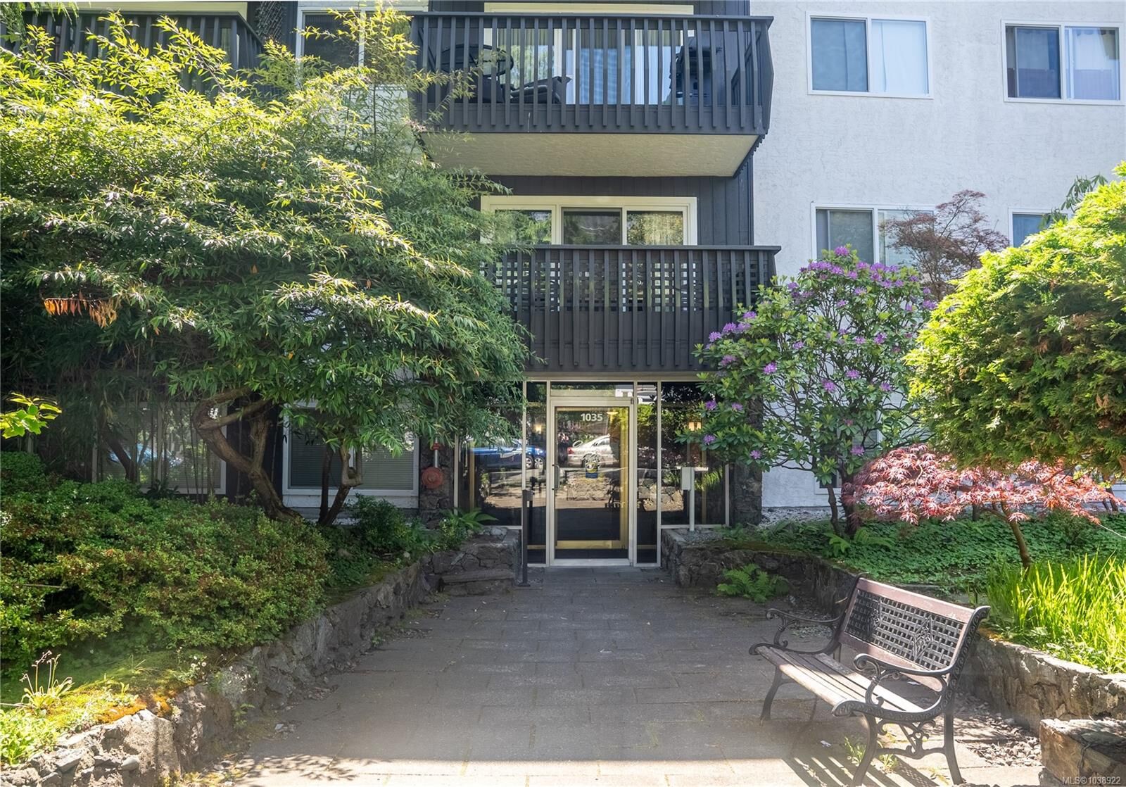 Property Photo: 1035 McClure St #308 BC V8V 3G1