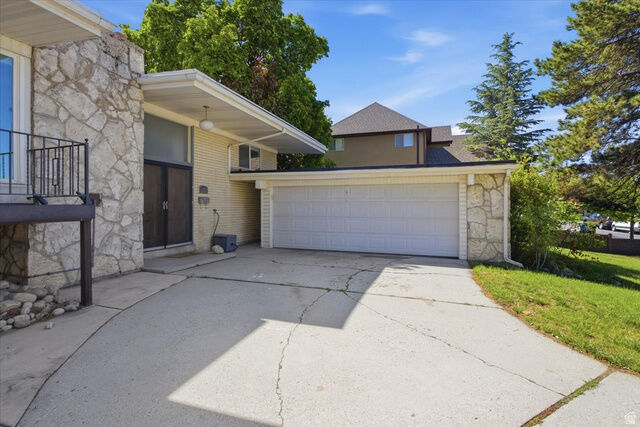 Property Photo: 6557 S 2600 E UT 84121