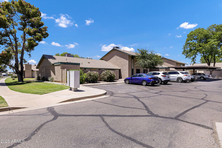 Property Photo: 4648 W Continental Drive AZ 85308