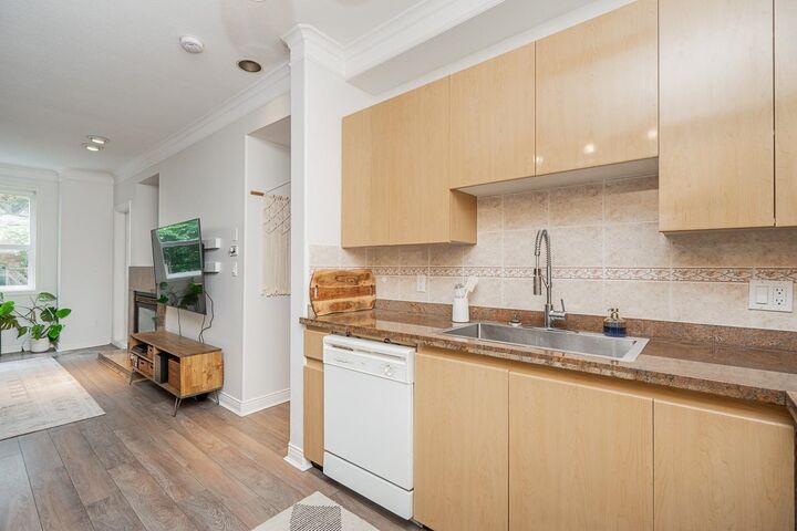Photo de la propriété:  8115 121A Street 116  BC V3W 1J2 