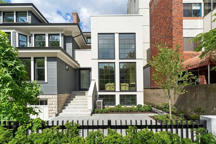 1683 Nelson Street — photo 1