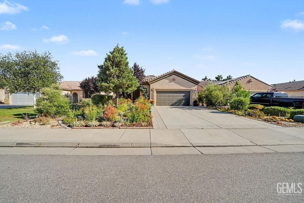 Property Photo: 13308 Sterling Heights Drive CA 93306