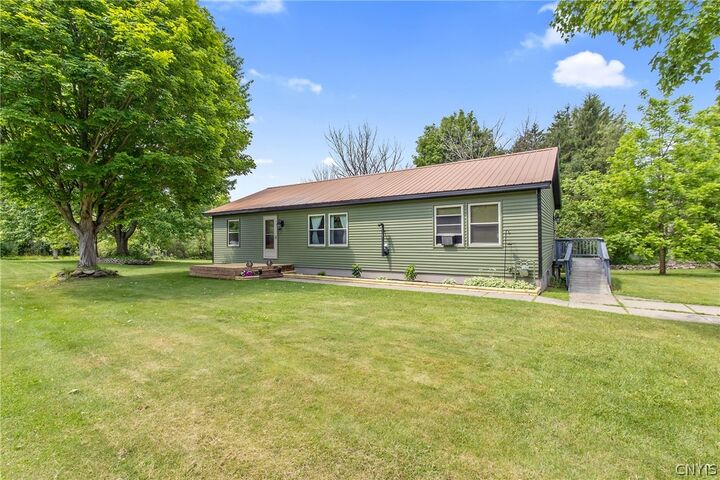 Property Photo:  955 Middle Road  NY 13126 