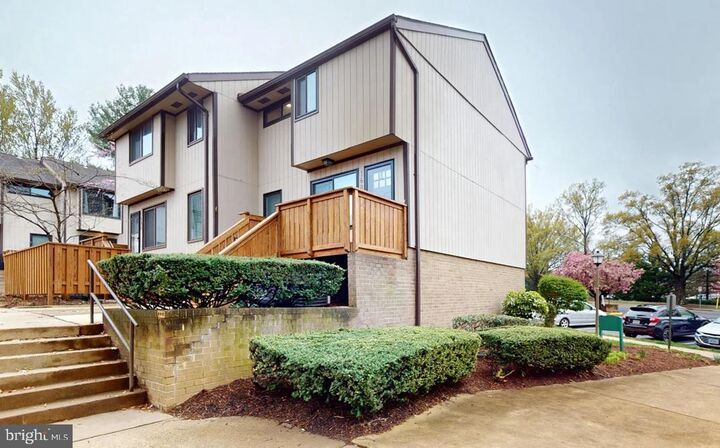 Property Photo: 1689 Westwind Way 182 VA 22102