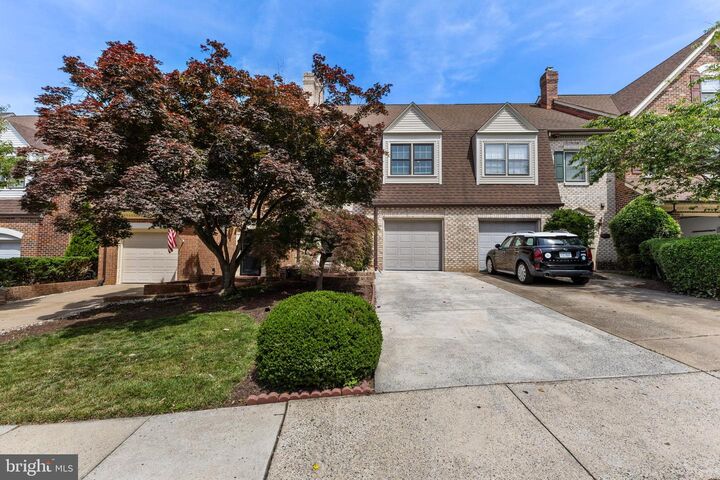 Property Photo:  6308 Chaucer View Circle  VA 22304 