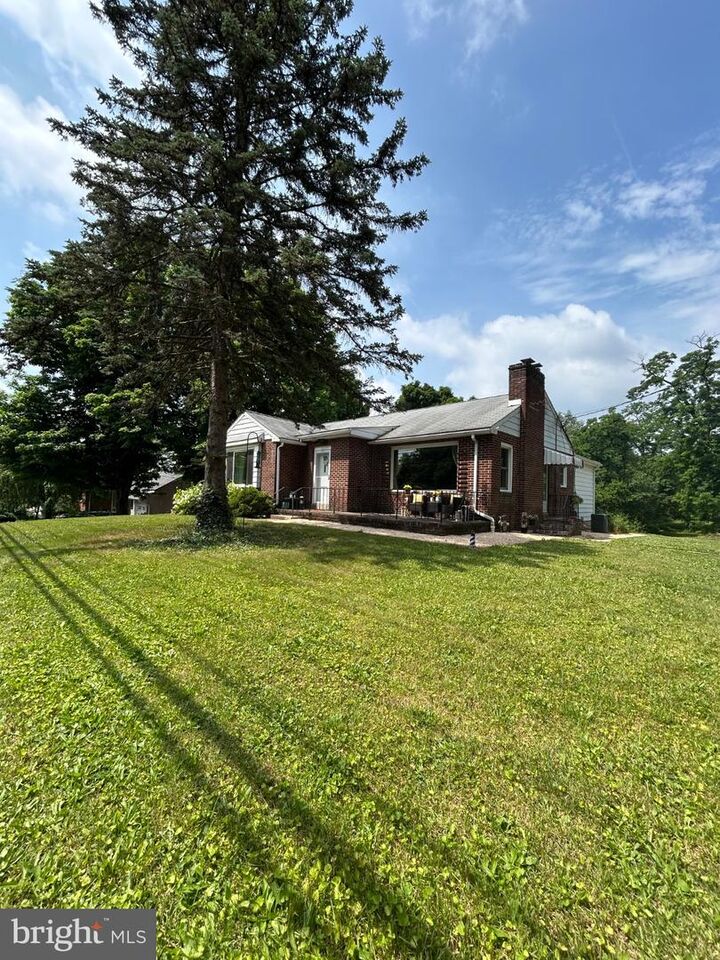 Property Photo:  477 Pleasant View Road  PA 17070 