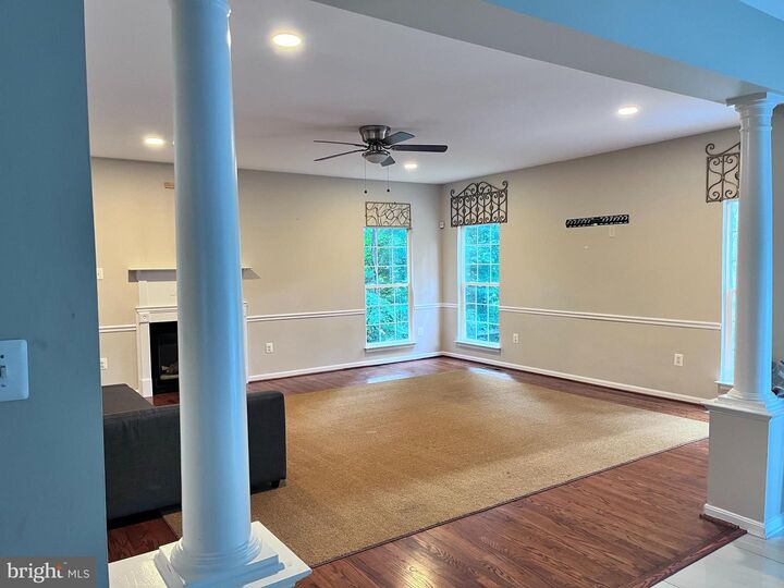 Property Photo:  9201 Golf Court  VA 20111 