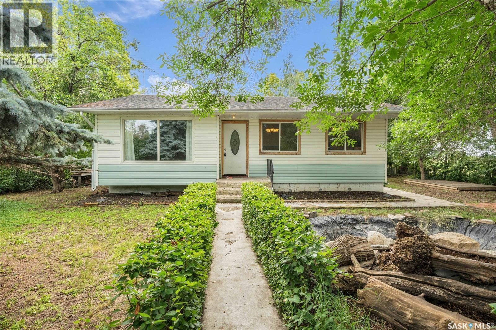 Property Photo: 9 Day Street SK S0G 4X0