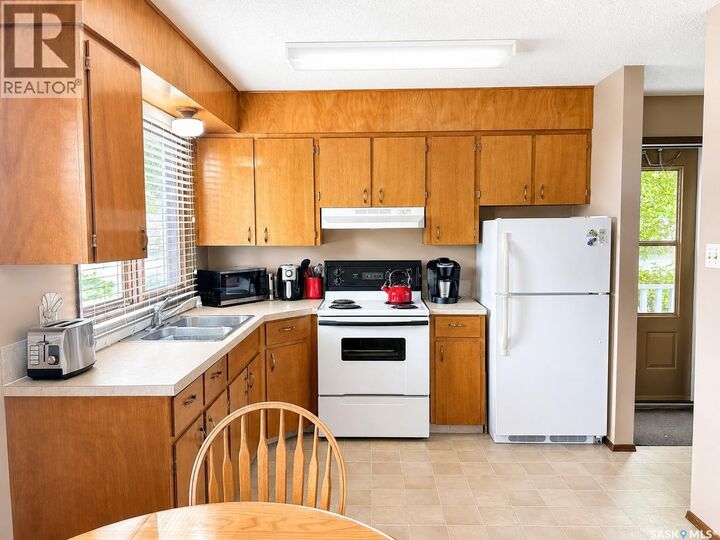 Property Photo:  205 4th Avenue W  SK S0J 2E0 