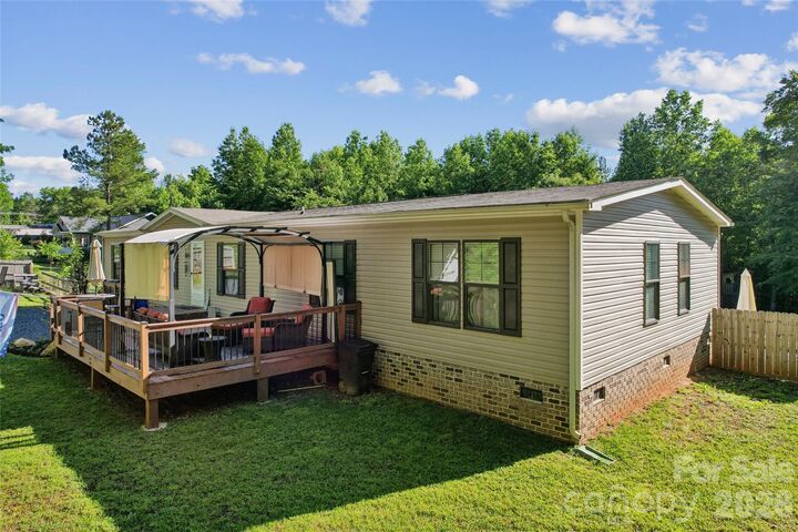 Property Photo: 525 Haviture Way NC 28056