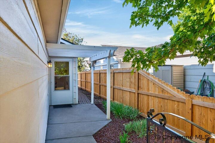Property Photo:  4407 E 13th St  WY 82001 