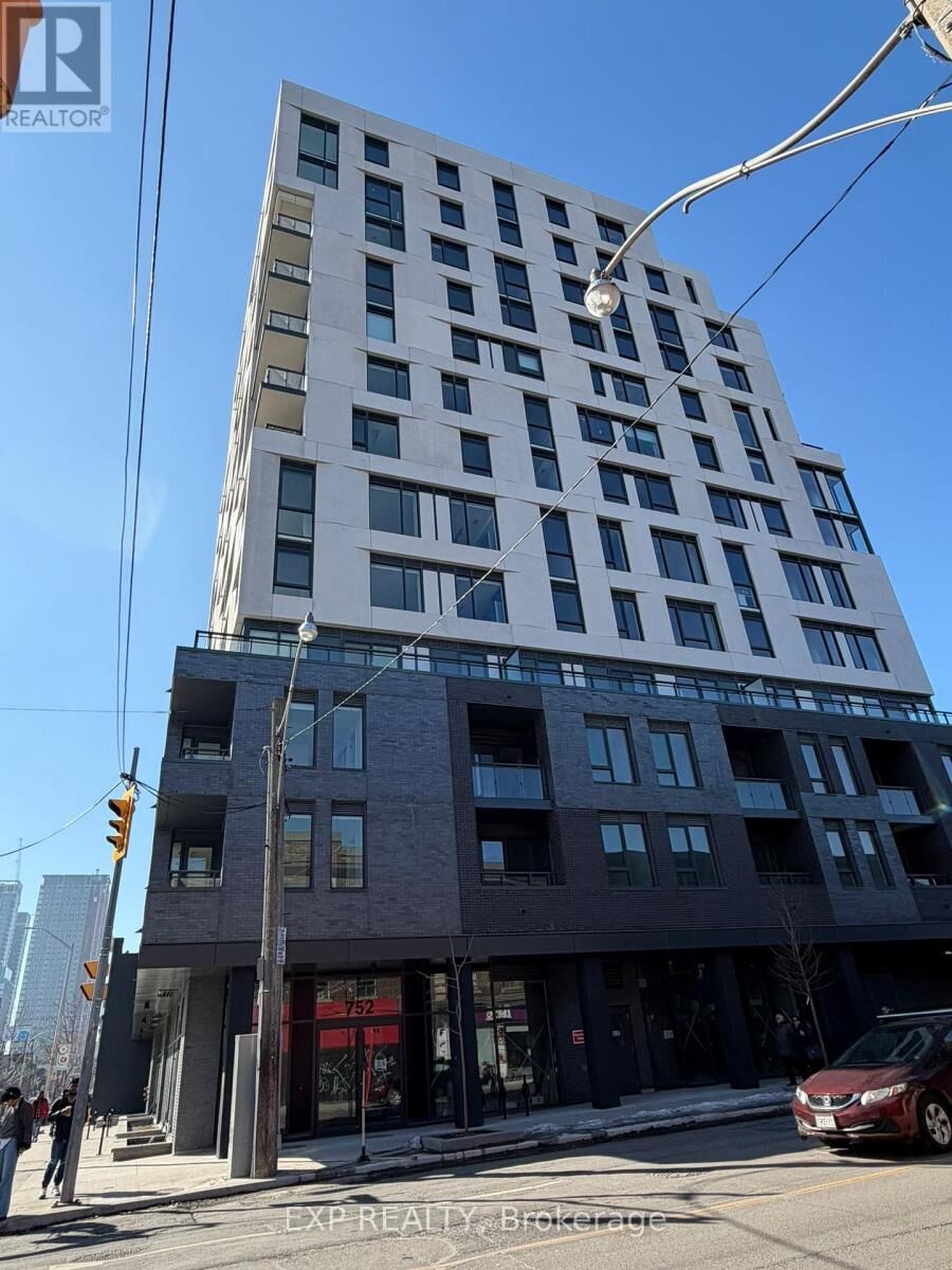 Property Photo:  758 Dovercourt Road 410  ON M6H 2X2 