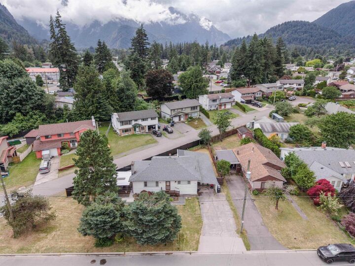 Property Photo: 776 7th Avenue BC V0X 1L4