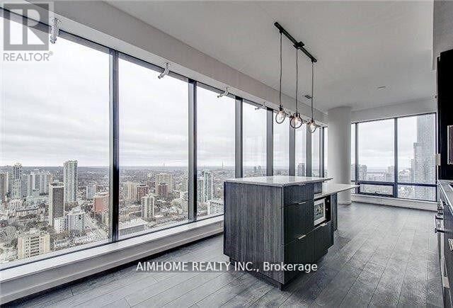 Property Photo: 5 St Joseph Street 4202 ON M4Y 0B6