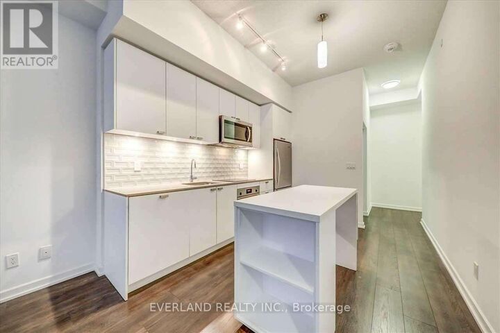 Property Photo:  56 Forest Manor Road 313  ON M2J 1M6 