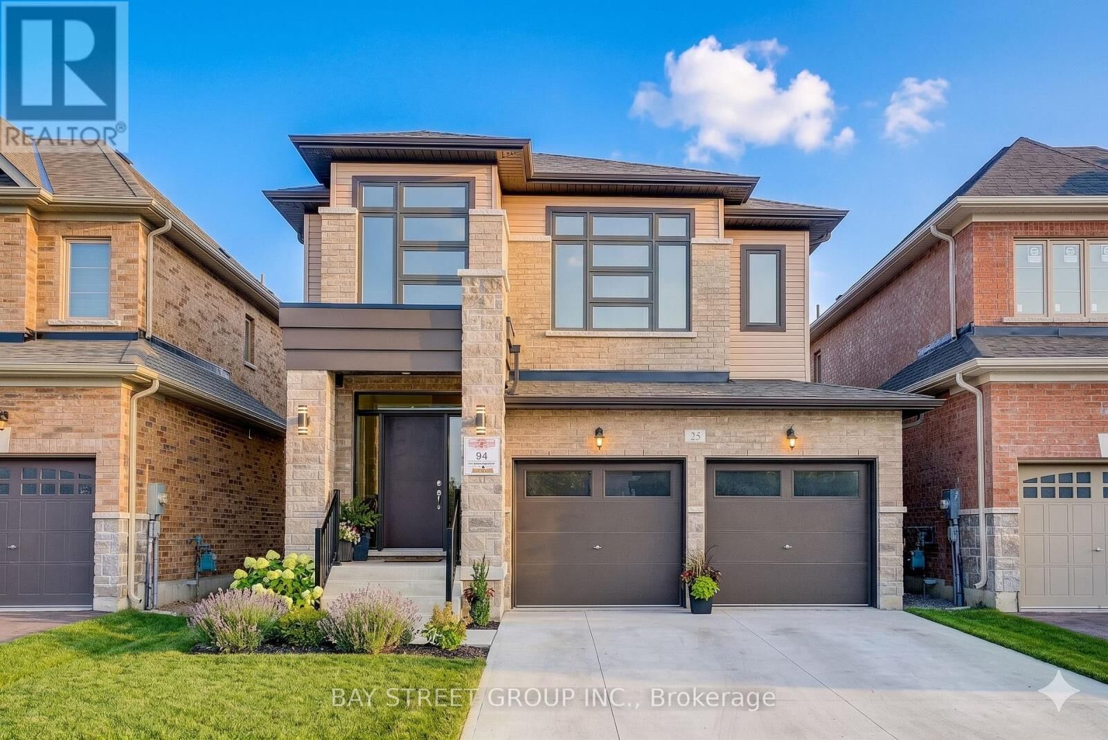 Property Photo: 25 Garrett Styles Drive ON L4P 0J1