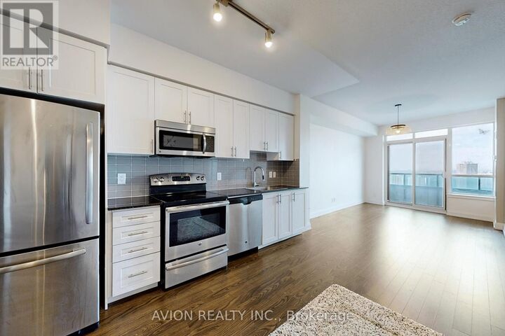 Property Photo:  7171 Yonge Street 2409  ON L3T 0C8 