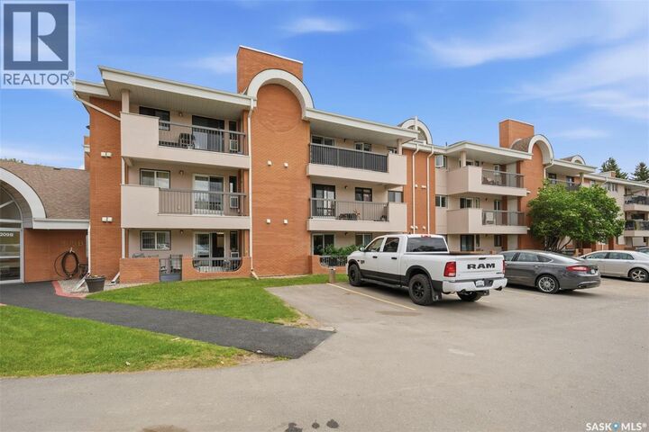 Property Photo:  114 209B Cree Place  SK S7K 7Y9 