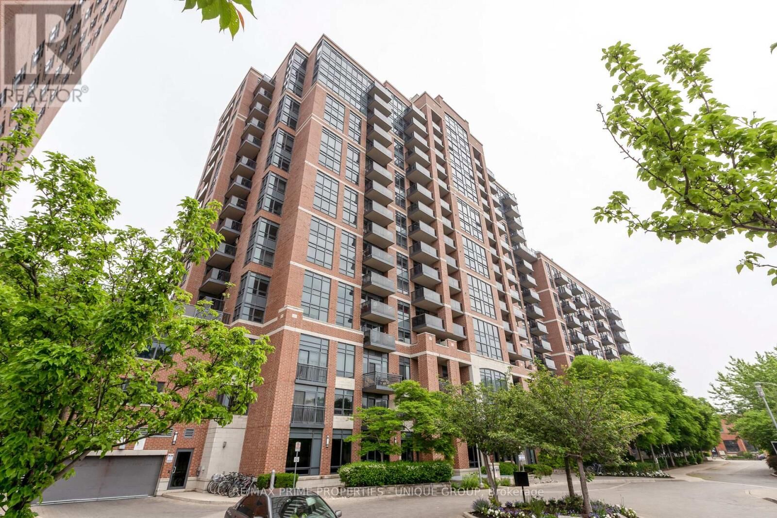 Property Photo:  61 Heintzman Street 908  ON M6P 5A2 