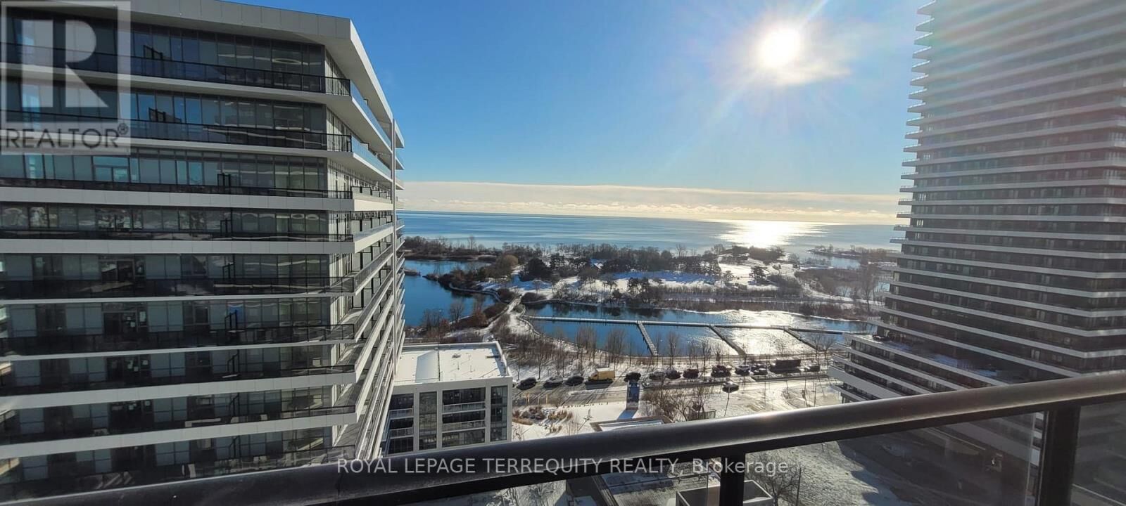 Property Photo:  70 Annie Craig Drive 1407  ON M8V 0G2 