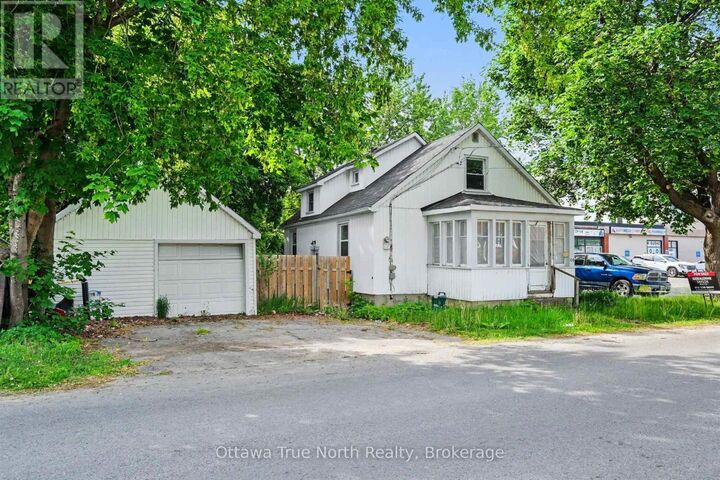 Property Photo:  108 Maley Street  ON K0G 1J0 