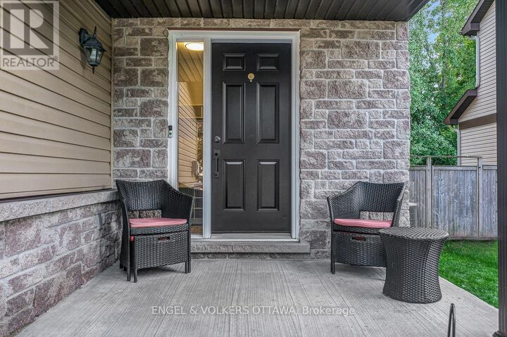Property Photo:  938 Payer Street  ON K4K 1N2 