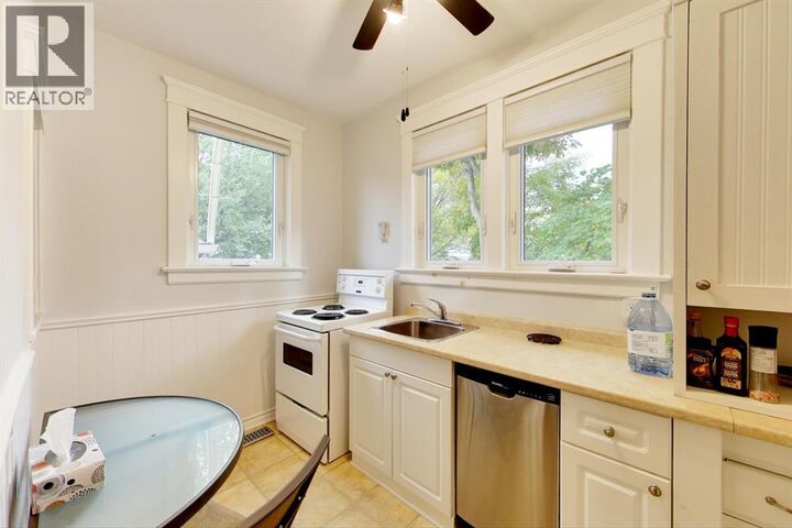 Property Photo:  122 Forsyth Street North 1 East  ON N7T 6L3 
