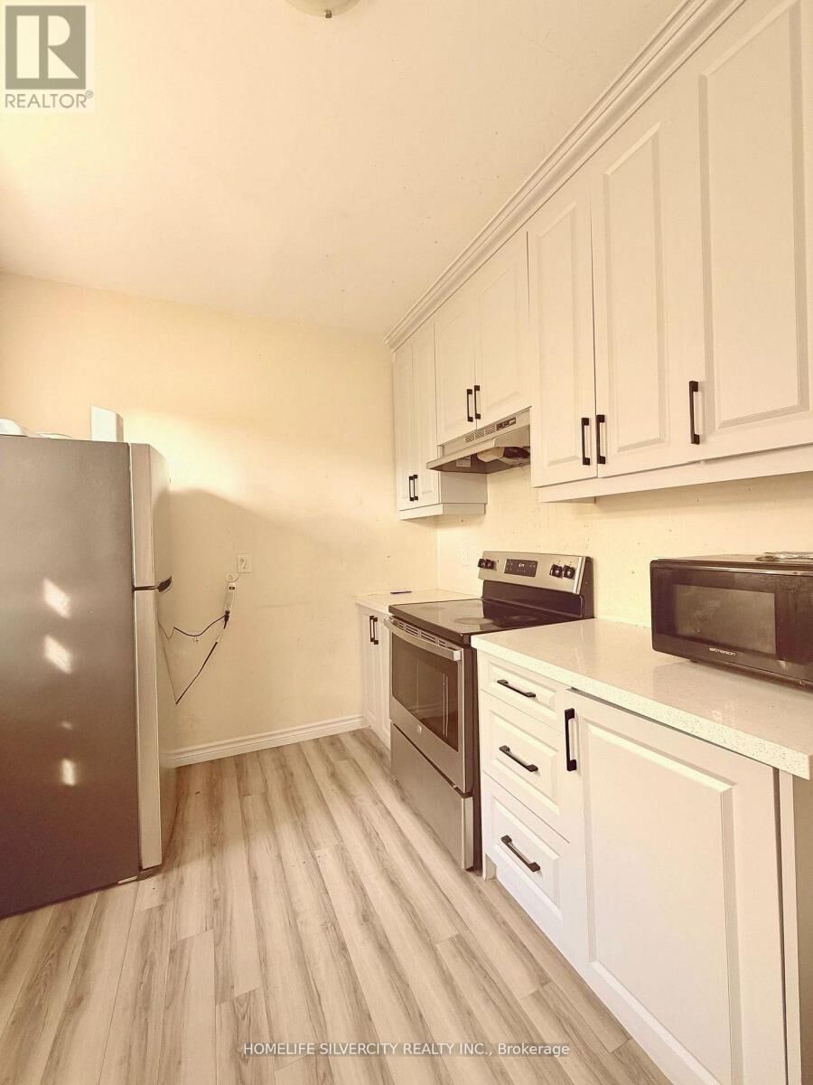 Property Photo: 544 Dundas Street East ON N6B 1W8
