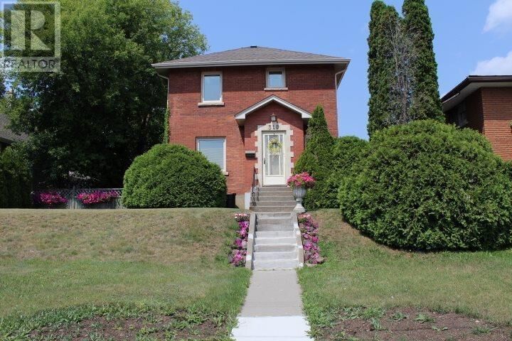 Property Photo: 310 Algoma St N ON P7A 5A9