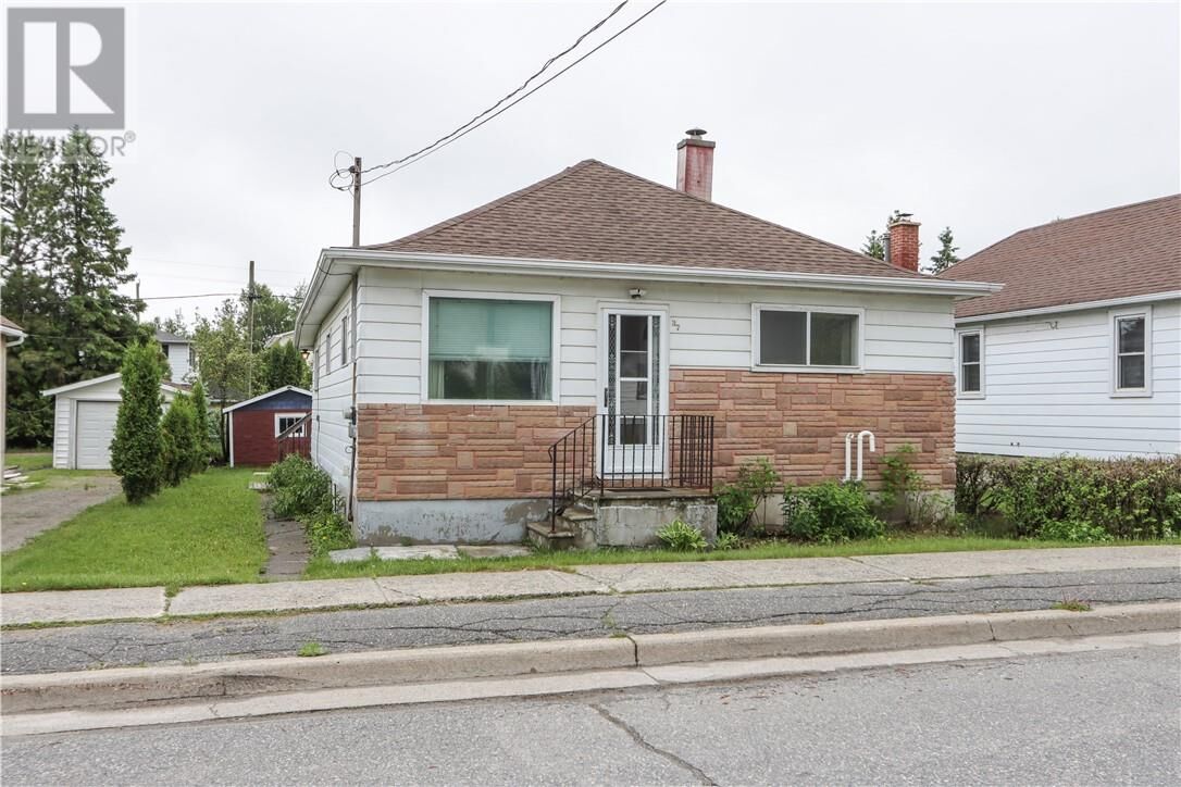 Property Photo:  37 Caruso Street  ON P0M 1M0 