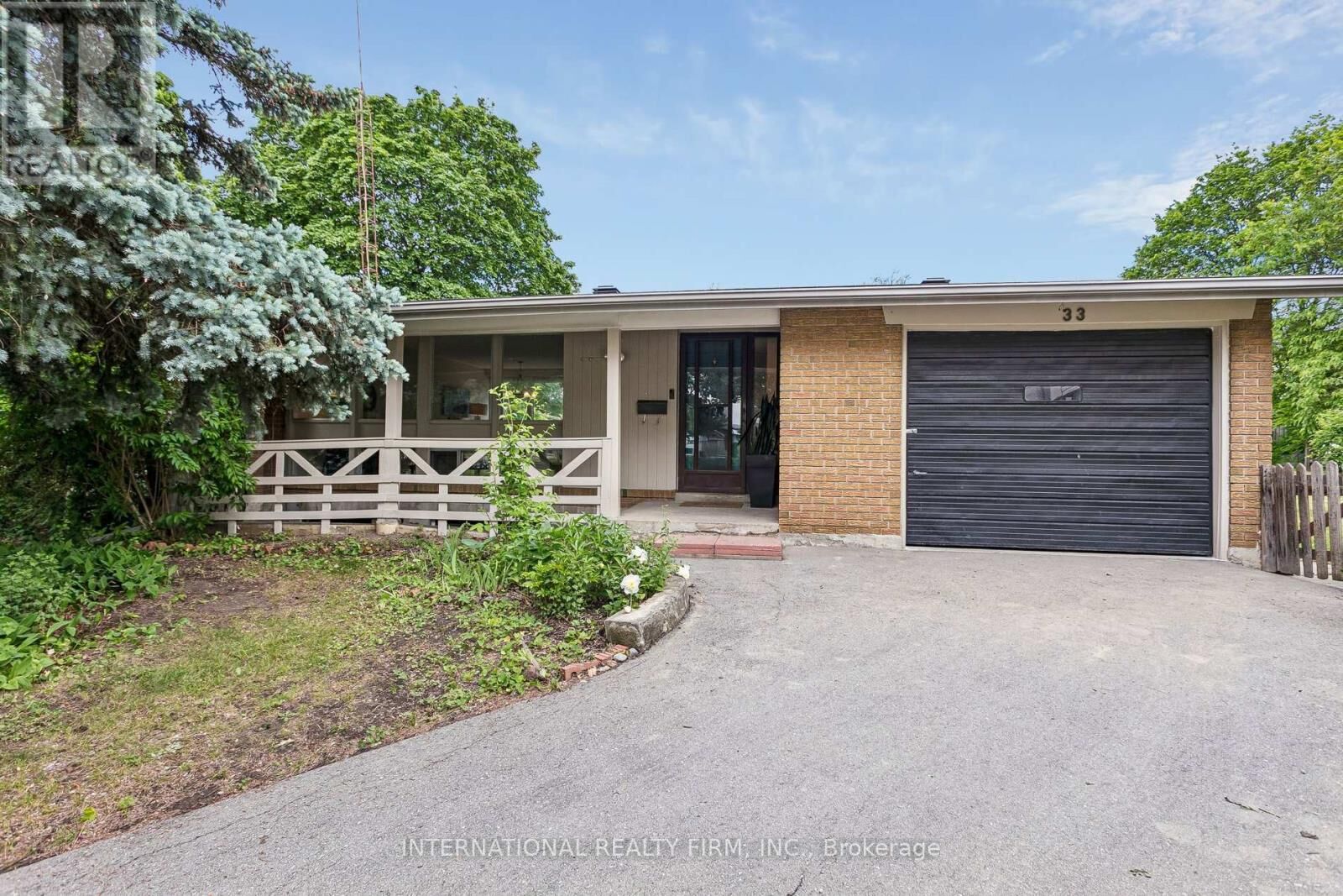 Property Photo:  33 Kendleton Drive  ON M9V 1T9 