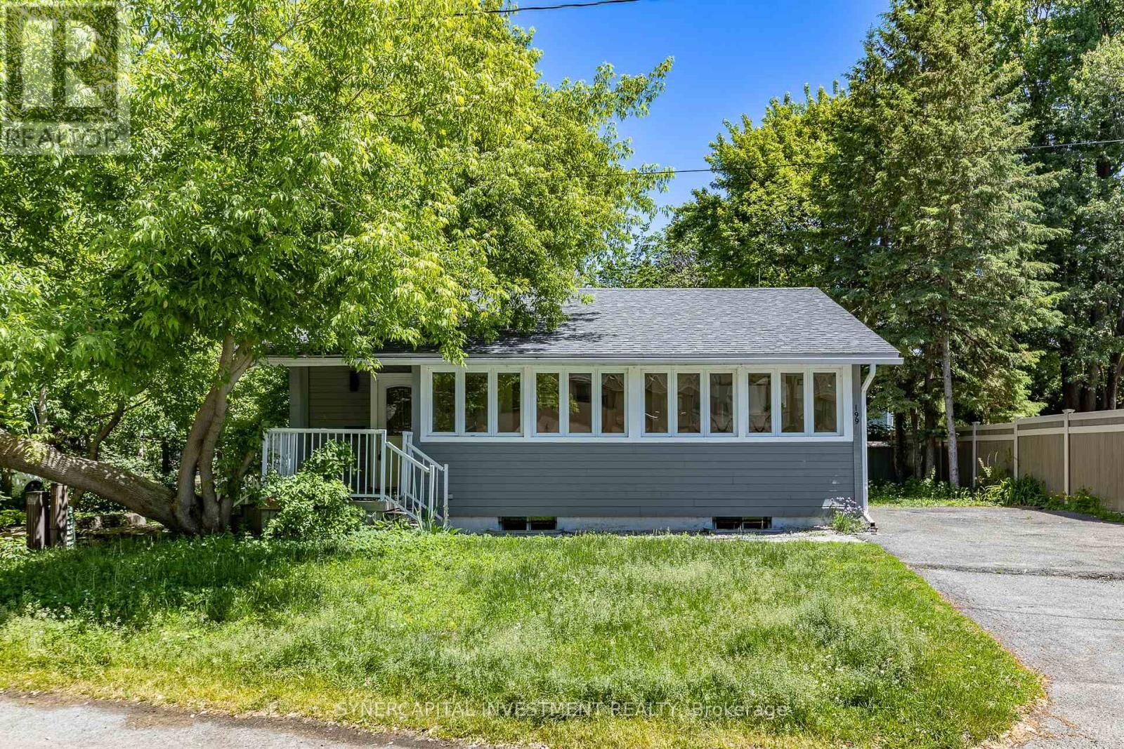 Property Photo: 199 Kehoe Street West ON K2B 6A7