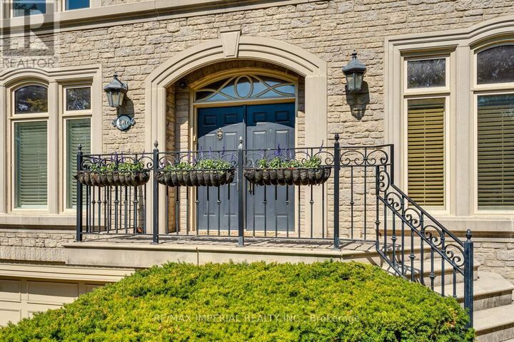 Property Photo:  270 Spring Garden Avenue  ON M2N 3G9 