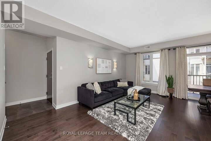 Property Photo:  1065 Beryl Private F  ON K1V 2M4 