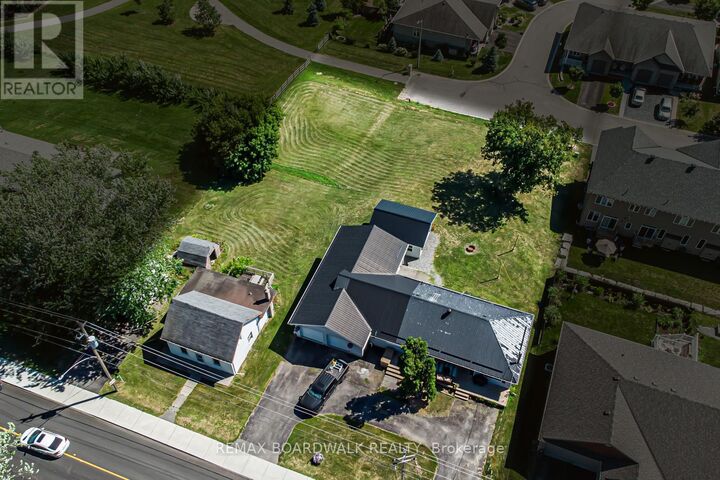 303-307 Donald B Munro Drive — photo 1