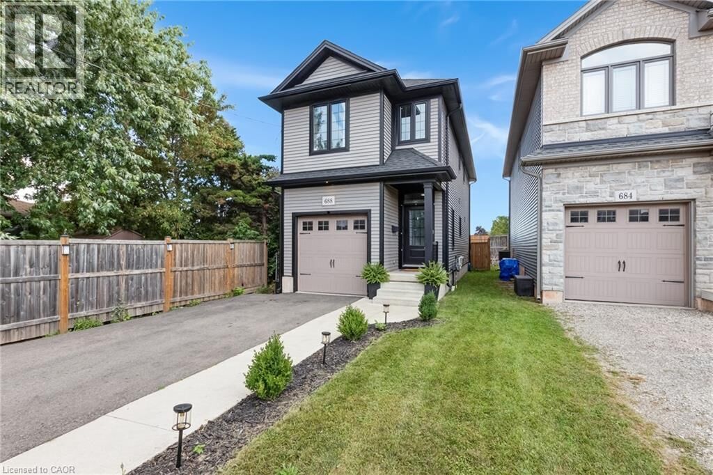 Property Photo:  688 Dunn Avenue  ON L8H 6M6 
